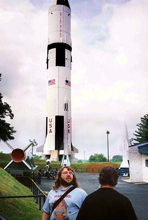 saturn-v-behind-vakko.jpg